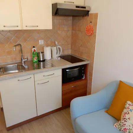 Cozy Retreat By The Sea Puntamika Zadar