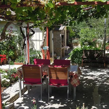 Cozy Retreat By The Sea Puntamika Apartament Zadar