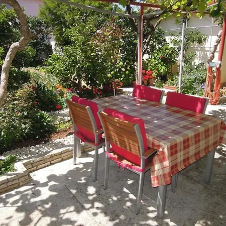 Cozy Retreat By The Sea Puntamika Apartament